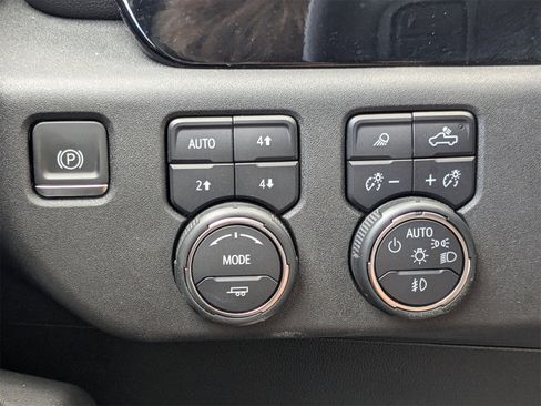 Used 2024 Chevrolet Silverado 2500 LTZ image 23