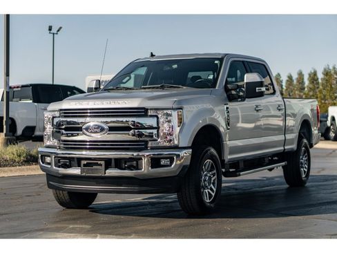 Used 2019 Ford F250 Lariat w/ Lariat Value Package image 2