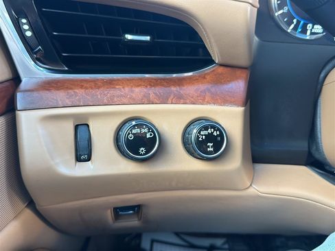 Used 2017 Cadillac Escalade Platinum AWD/4WD image 36