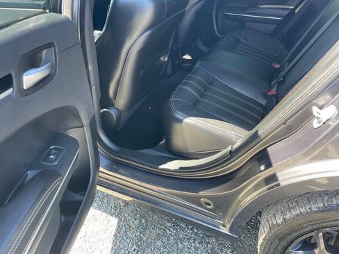 Used 2018 Chrysler 300 S RWD image 11