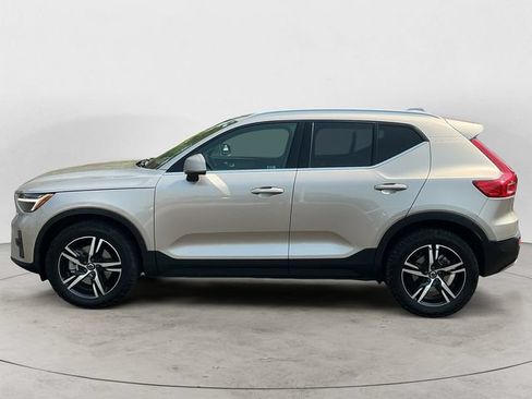 Used 2023 Volvo XC40 B5 Plus AWD/4WD image 8