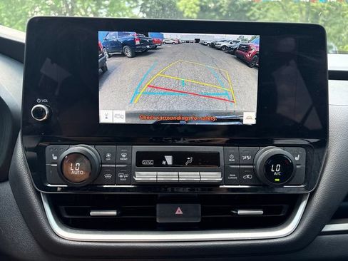 Used 2024 Toyota Grand Highlander AWD image 15