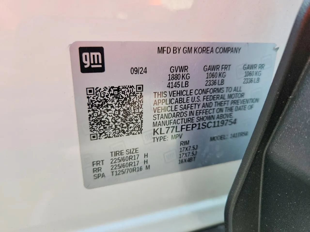 Used 2025 Chevrolet Trax LS w/ LS Convenience Package FWD image 12