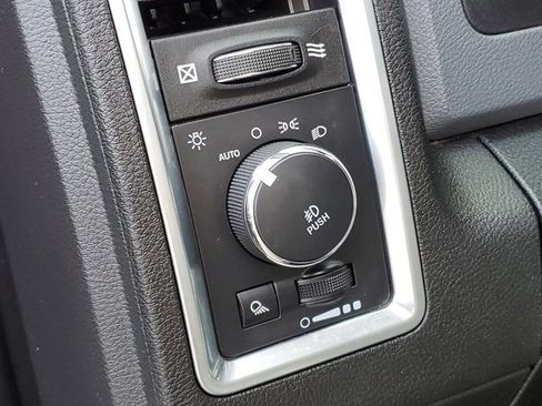 Used 2019 RAM 1500 Classic Warlock image 23