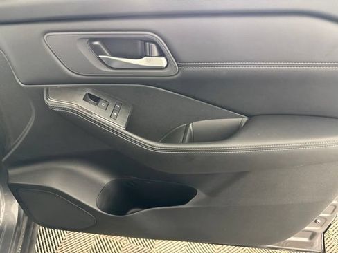 Certified 2024 Nissan Rogue SV w/ SV Premium Package AWD/4WD image 19