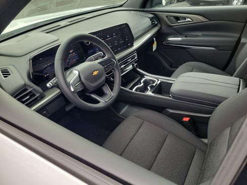 New 2026 Chevrolet Traverse LT image 3