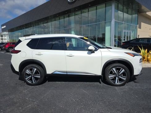 Used 2022 Nissan Rogue Platinum w/ Head-Up Display Package image 22