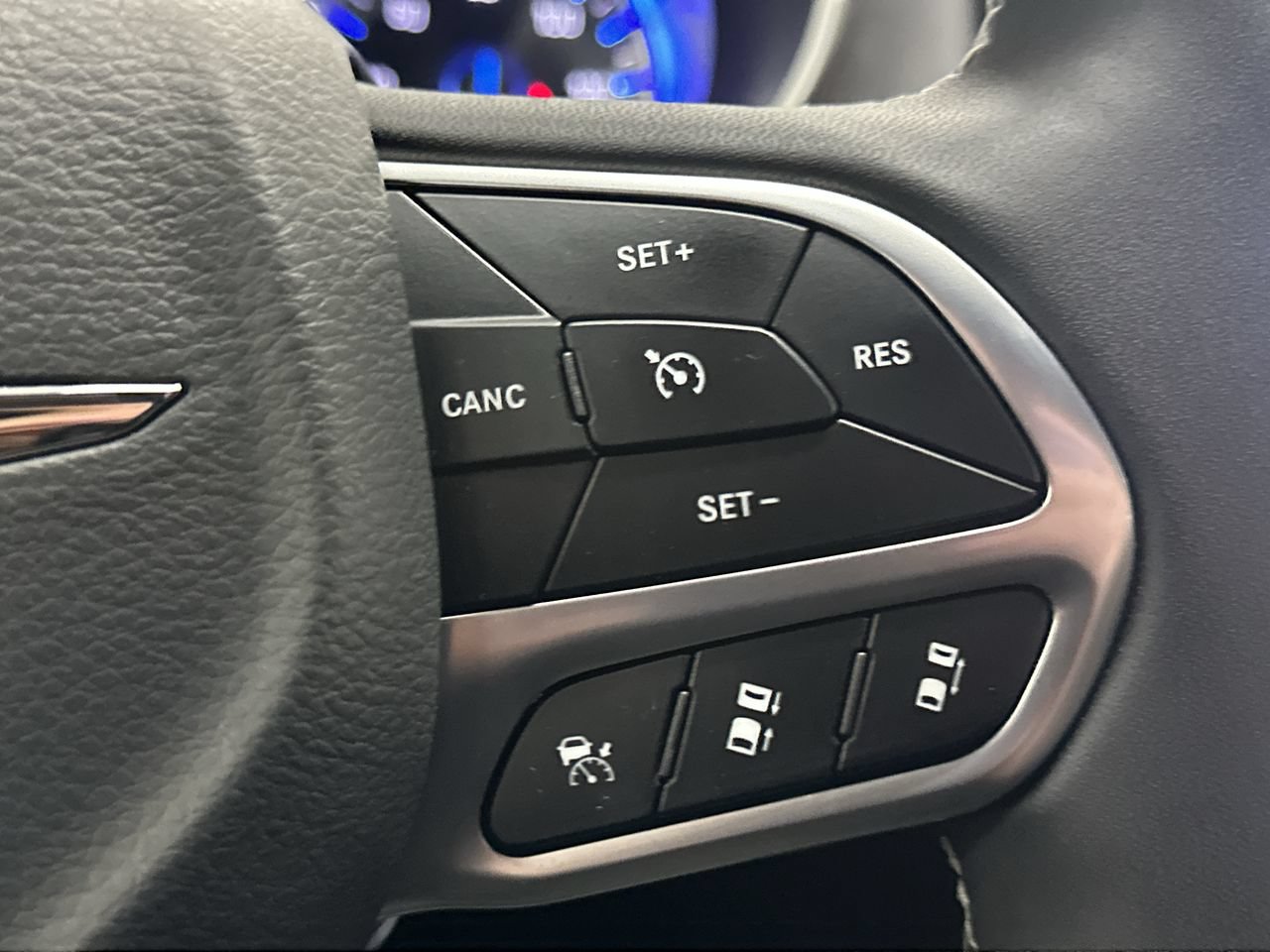 Used 2026 Chrysler Pacifica Select AWD/4WD image 46