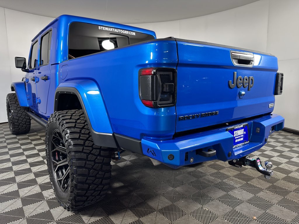 Used 2022 Jeep Gladiator Overland w/ Cold Weather Group AWD/4WD image 3