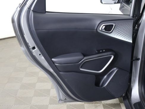 Used 2025 Kia Soul LX w/ LX Technology Package image 23