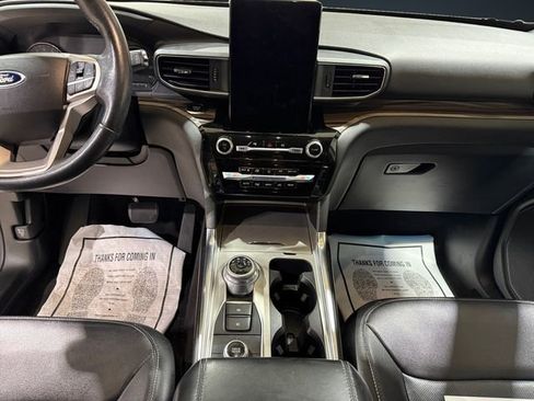 Used 2022 Ford Explorer Limited w/ Limited Technology Package image 11