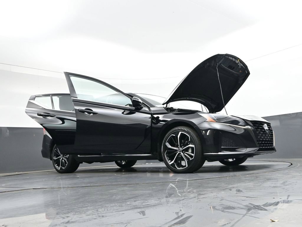Certified 2025 Nissan Altima 2.5 SR AWD/4WD image 47
