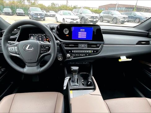 New 2025 Lexus ES 350 image 8