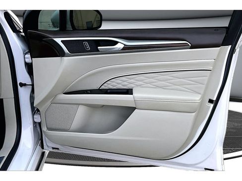 Used 2017 Ford Fusion Platinum FWD image 48