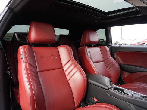 Used 2019 Dodge Challenger SRT Hellcat Redeye image 15