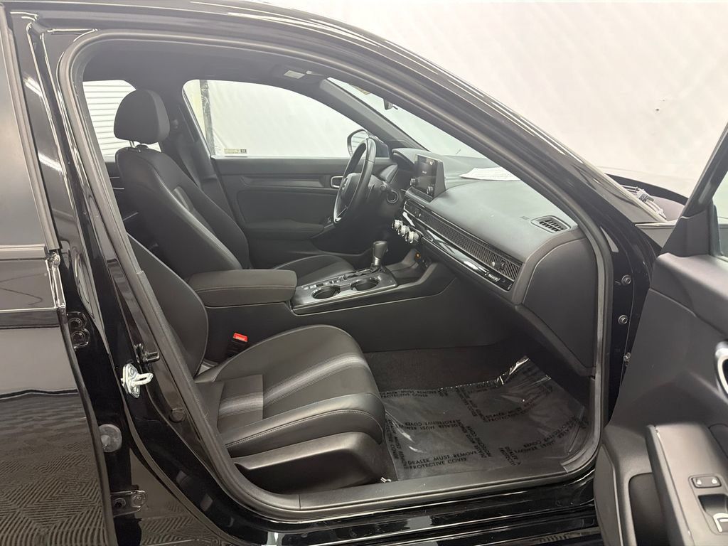Used 2025 Honda Civic Sport image 13