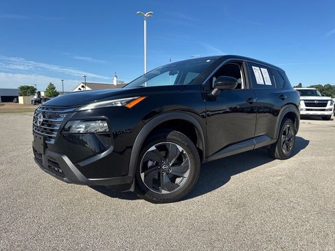 Used 2024 Nissan Rogue SV AWD/4WD image 1