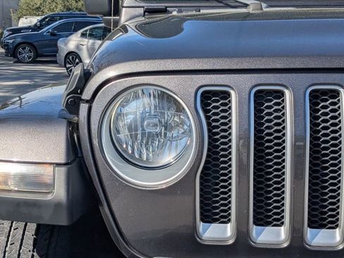 Used 2020 Jeep Wrangler Unlimited Sahara image 13