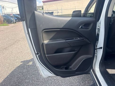 Used 2022 Chevrolet Colorado LT w/ Redline Special Edition RWD image 12