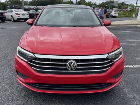 Used 2019 Volkswagen Jetta SEL w/ Cold Weather Package FWD image 2