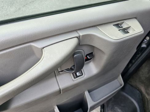 Used 2012 Chevrolet Express 3500 LT w/ LT Preferred Equipment Group image 11