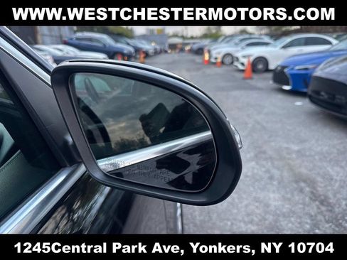 Used 2022 Mercedes-Benz GLB 250 4MATIC image 11