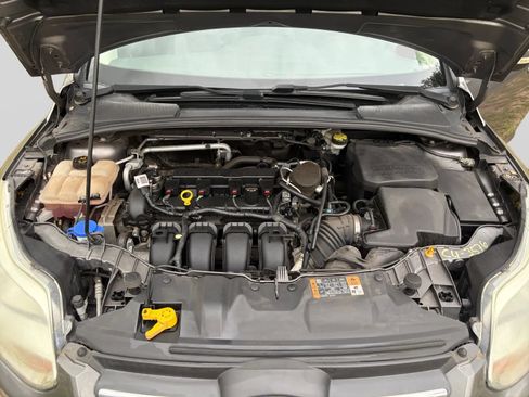 Used 2014 Ford Focus SE w/ SE Sport Package FWD image 20