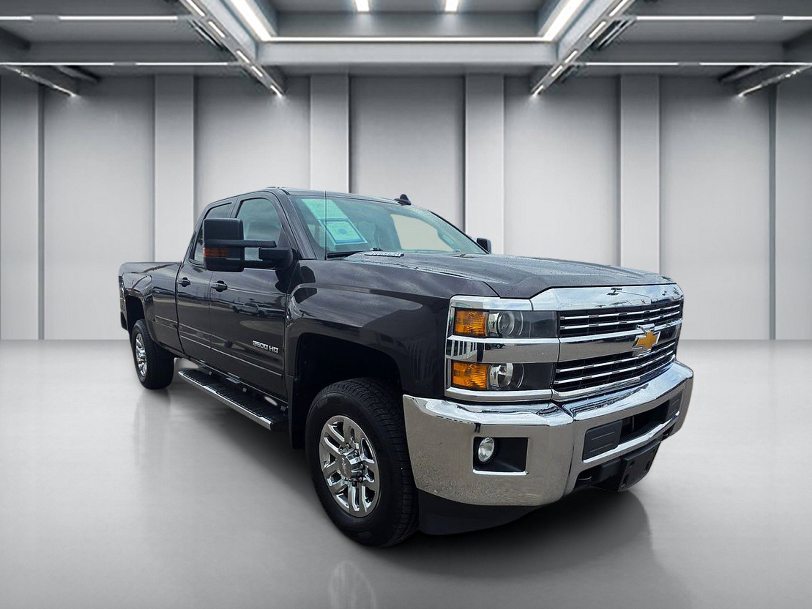 Used 2016 Chevrolet Silverado 3500 LT w/ LT Convenience Package AWD/4WD image 3