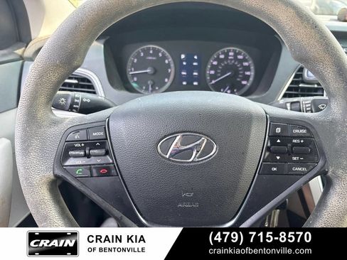 Used 2017 Hyundai Sonata SE w/ Cargo Package FWD image 18