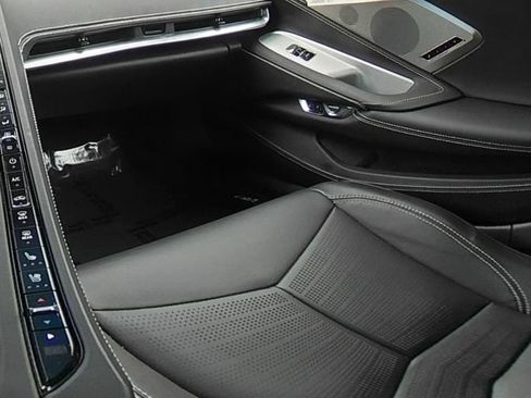 Used 2024 Chevrolet Corvette Stingray Premium Cpe w/ Z51 Performance Package RWD image 26