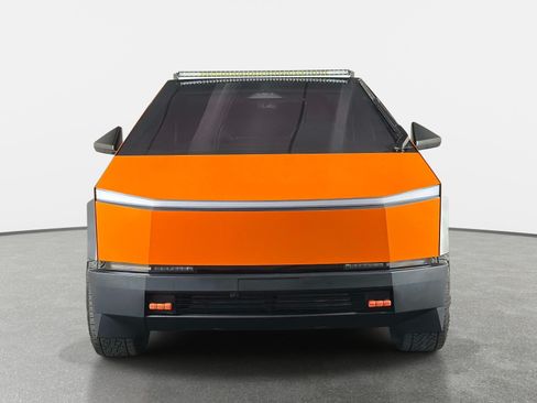 Used 2024 Tesla Cybertruck AWD Crew Cab image 8