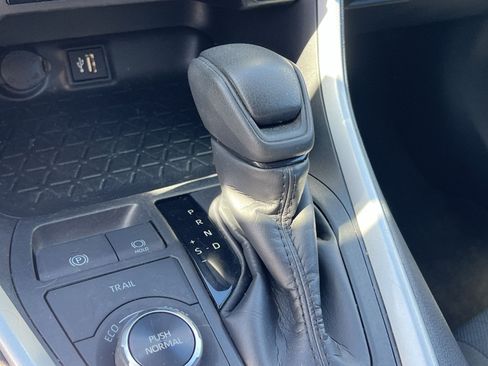 Used 2025 Toyota RAV4 XLE AWD/4WD image 20