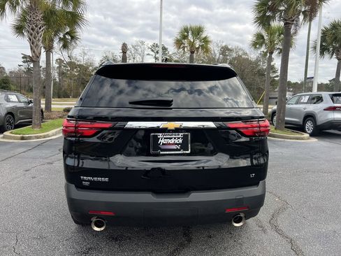 Used 2023 Chevrolet Traverse LT image 9