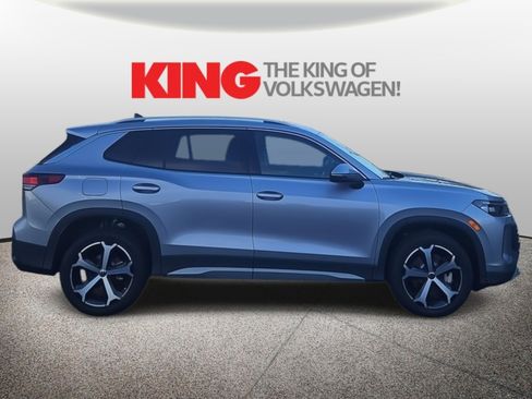 New 2026 Volkswagen Tiguan SE image 2