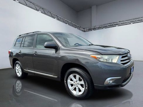 Used 2013 Toyota Highlander SE AWD/4WD image 9