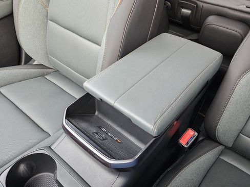 New 2026 GMC Terrain AT4 w/ Convenience Package III image 33