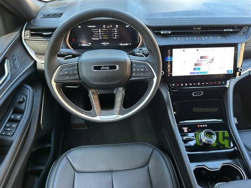 New 2026 Jeep Grand Cherokee Limited AWD/4WD image 13