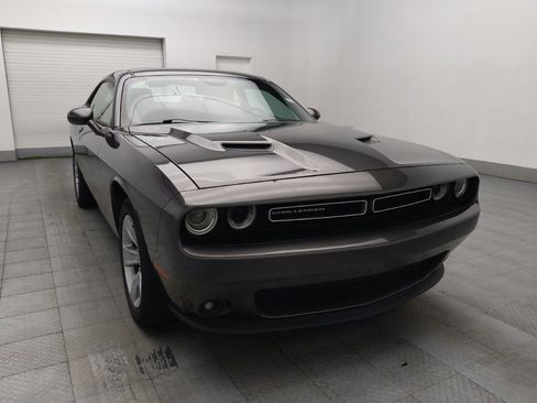 Used 2019 Dodge Challenger SXT w/ Driver Convenience Group RWD image 13