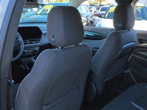 Used 2025 Chevrolet TrailBlazer LS image 35