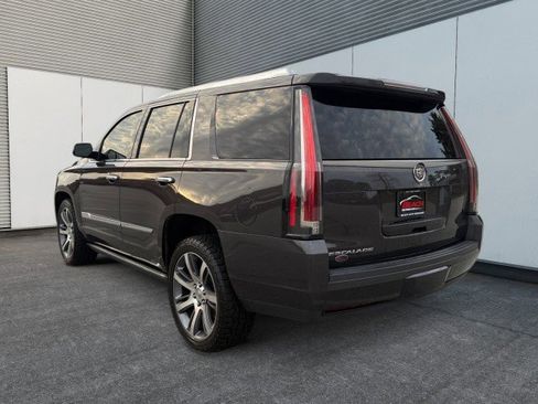 Used 2015 Cadillac Escalade Premium image 12