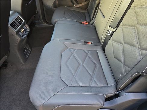 New 2026 Volkswagen Atlas SE image 14