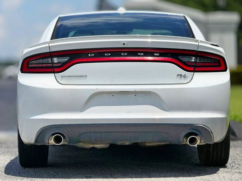 Used 2016 Dodge Charger R/T w/ Navigation & Travel Group RWD image 10