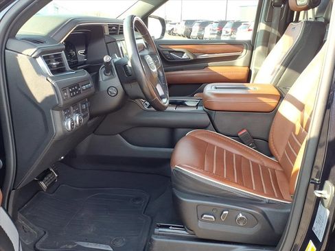 Used 2023 GMC Yukon Denali Ultimate image 13