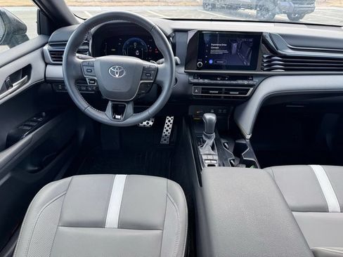 Used 2025 Toyota Camry SE FWD image 10