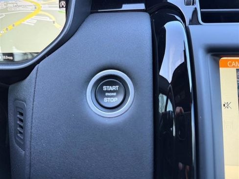 Used 2020 Land Rover Discovery SE image 23