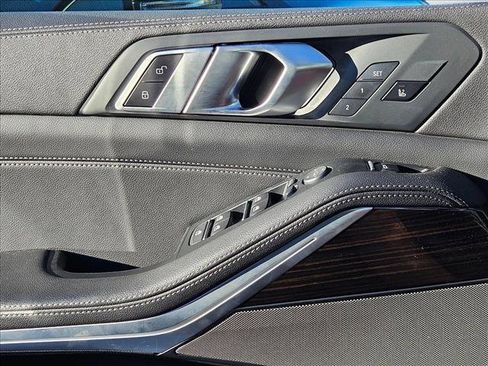 Used 2021 BMW X5 xDrive40i w/ M Sport Package image 7