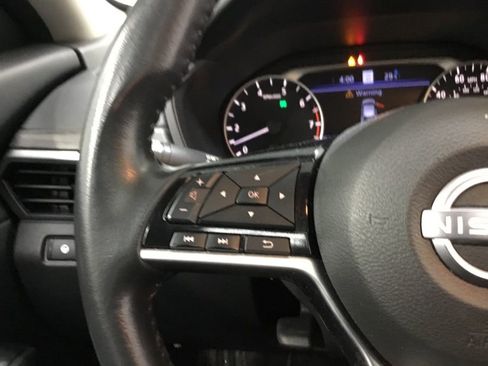 Used 2024 Nissan Altima 2.5 SV w/ SV Premium Package image 32