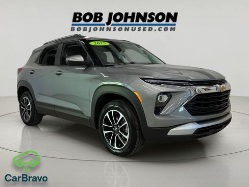 Certified 2025 Chevrolet TrailBlazer LT AWD/4WD image 1