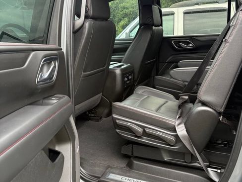 Used 2024 Chevrolet Suburban RST w/ Luxury Package AWD/4WD image 21