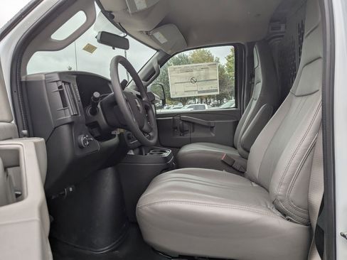 New 2025 GMC Savana 2500 Extended w/ Driver Convenience Package image 16